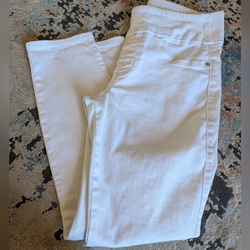 Rock & Republic White Pull-On Denim Fever